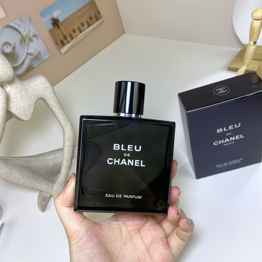 Bleu de Chanel Eau de Parfum 100ml – Fragranza Maschile Elegante e Intensa