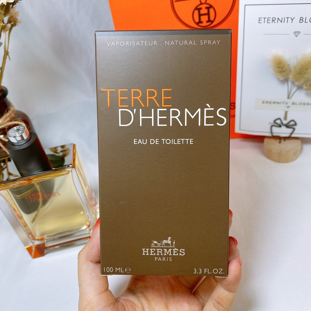 Terre d’Hermès Eau de Toilette 100ml – Fragranza Maschile Elegante e Legnosa