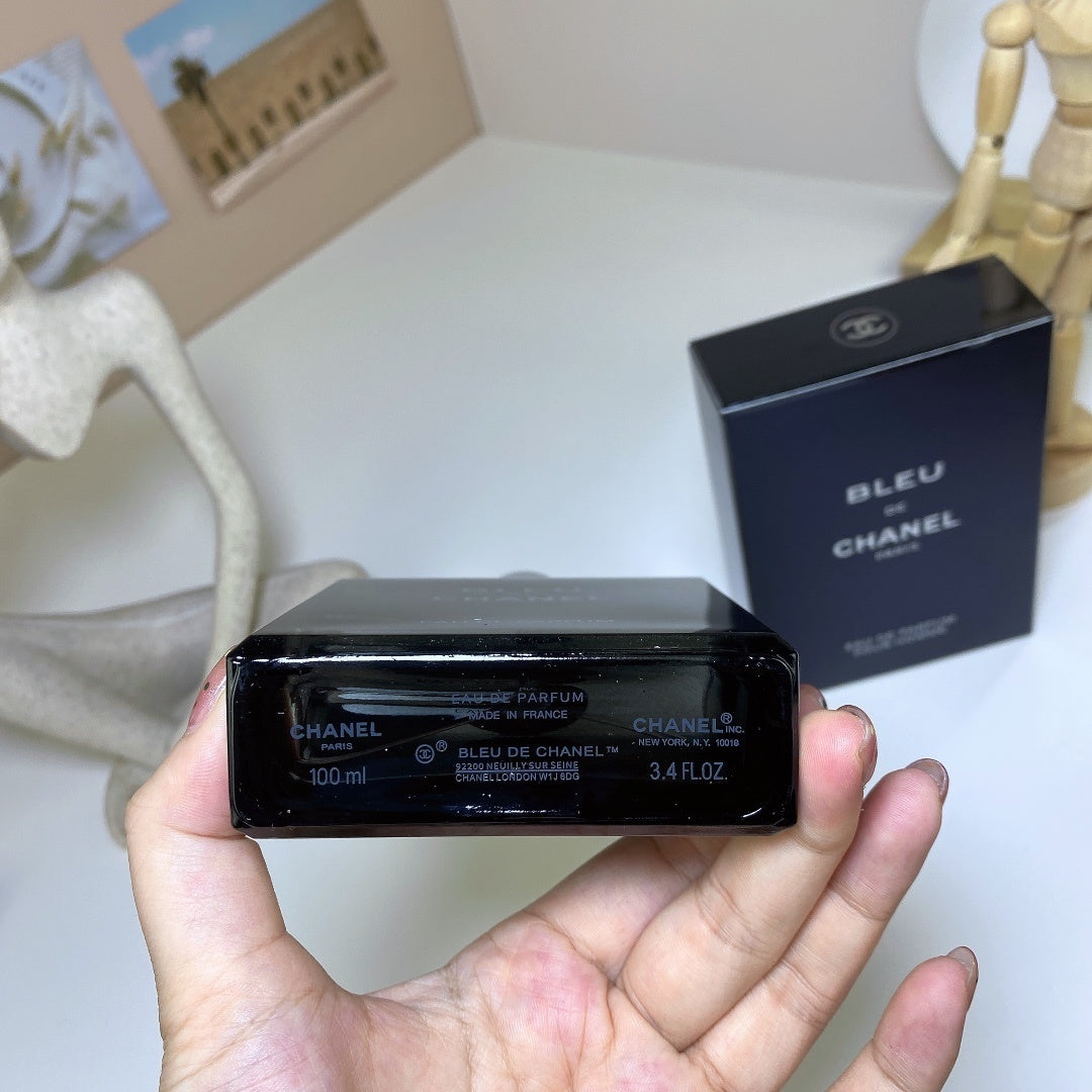 Bleu de Chanel Eau de Parfum 100ml – Fragranza Maschile Elegante e Intensa